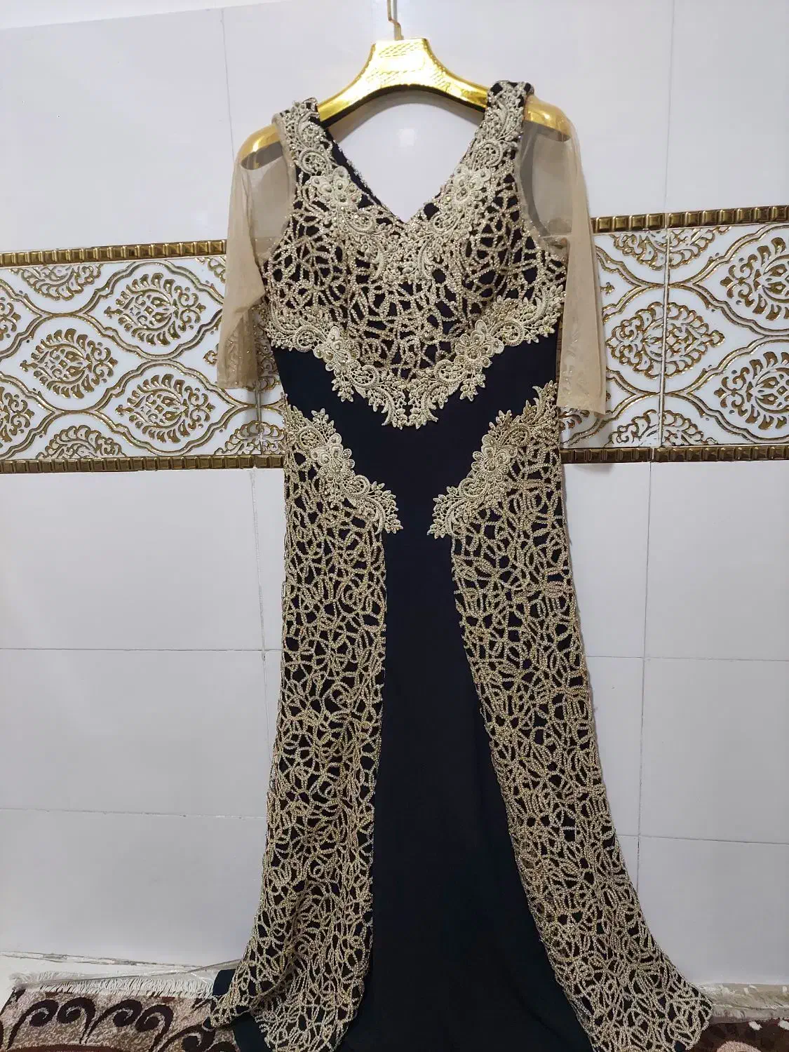 دون مجلسی|لباس|ارومیه, |دیوار