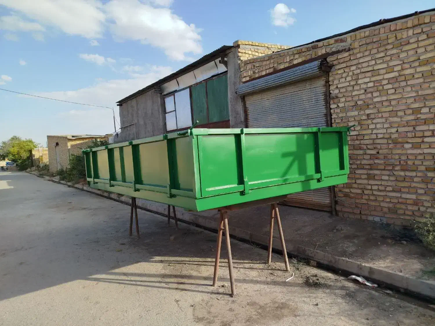 تریلی پشت تراکتوری|ماشین‌آلات صنعتی|شال, |دیوار