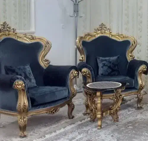 دوعدد مبل طلایی|مبلمان خانگی و میز عسلی|قم, حنیف نژاد|دیوار