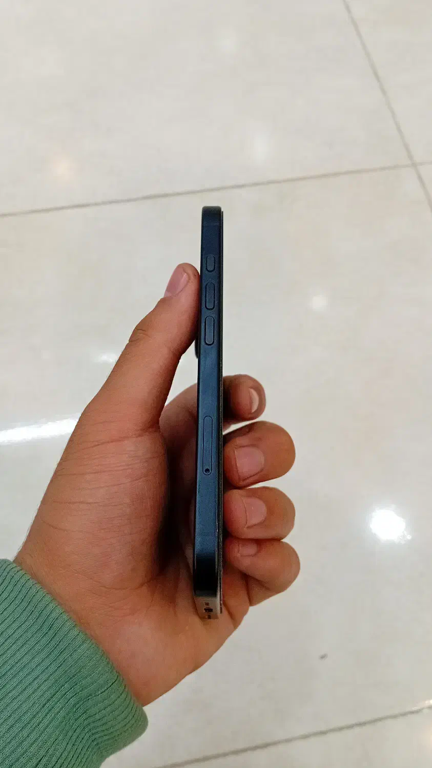 iPhone 16normal|موبایل|جم, |دیوار