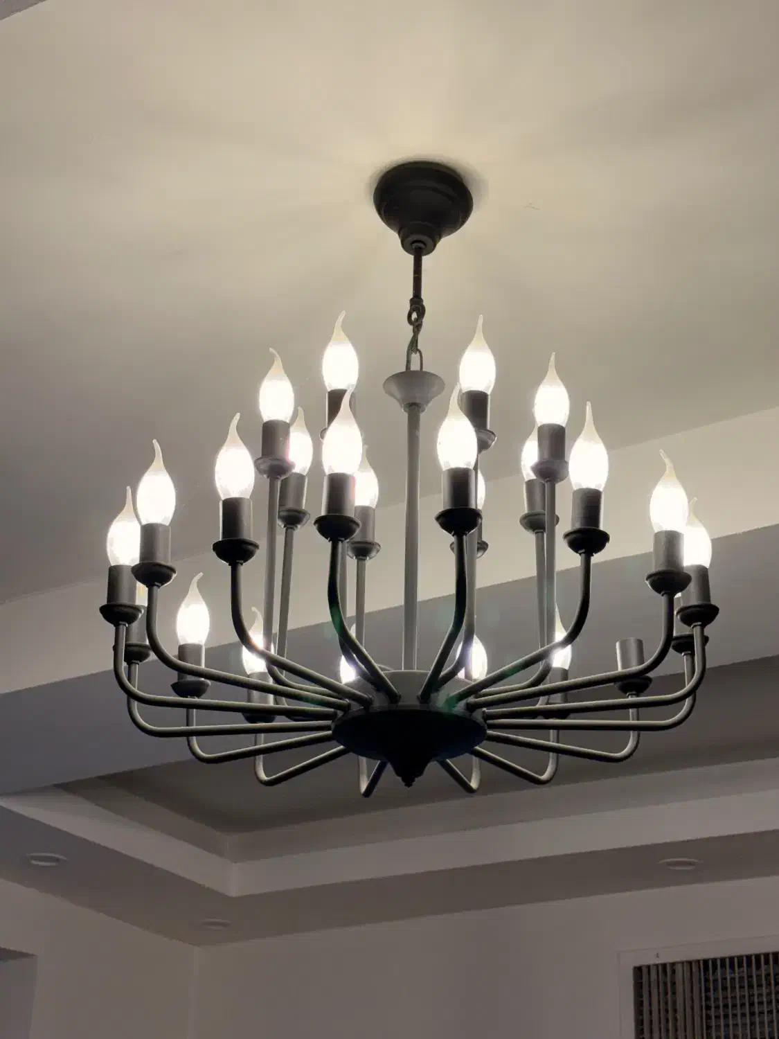 لوستر ۲۴ شاخه|لوستر و چراغ آویز|تهران, حکیمیه|دیوار