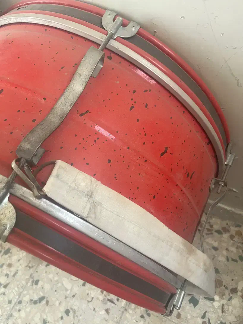 طبل واگیر|درام و پرکاشن|قم, شاه ابراهیم|دیوار