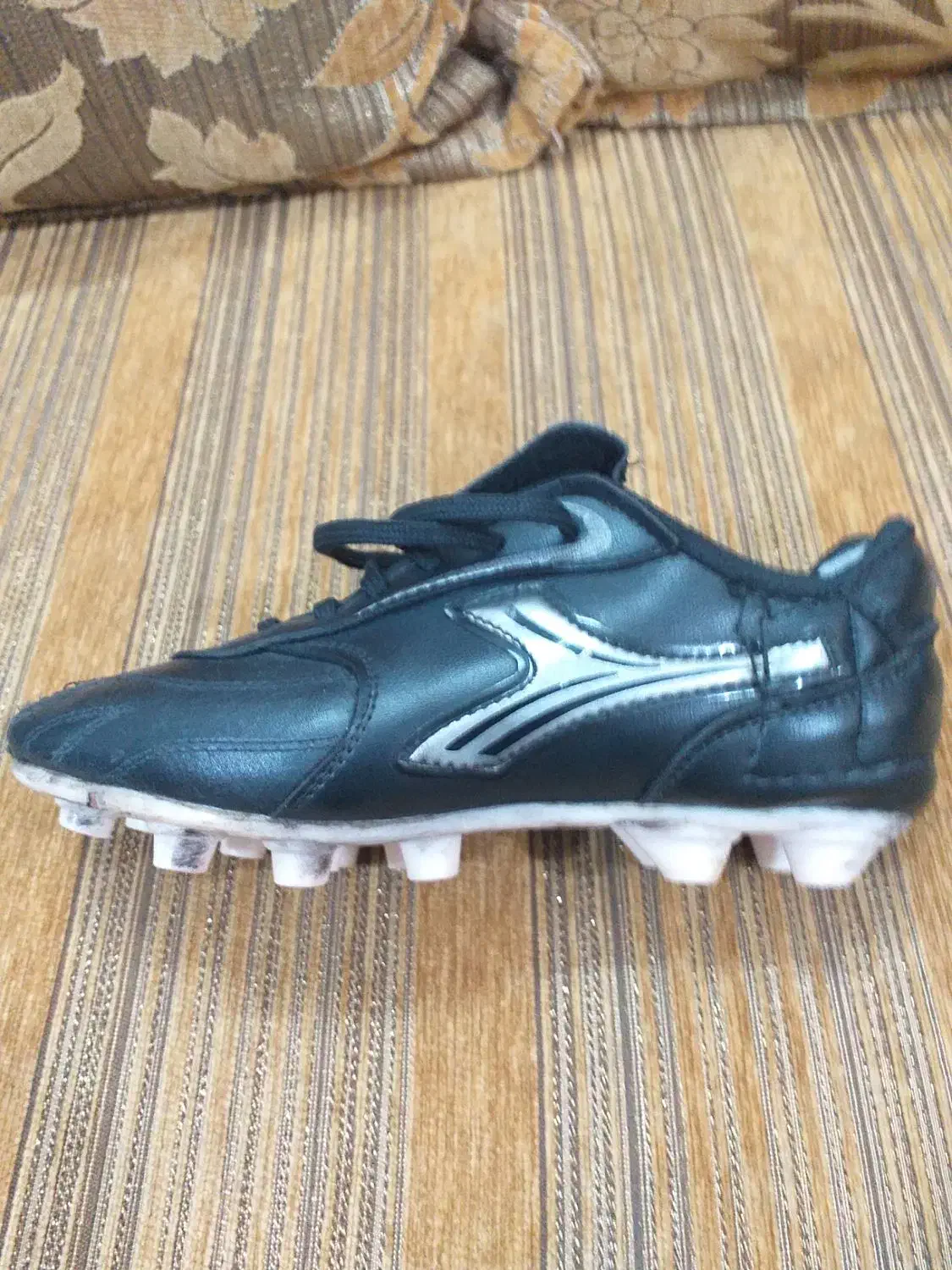 کفش فوتبال چمنی TECHNiC|کیف، کفش، کمربند|بهبهان, |دیوار