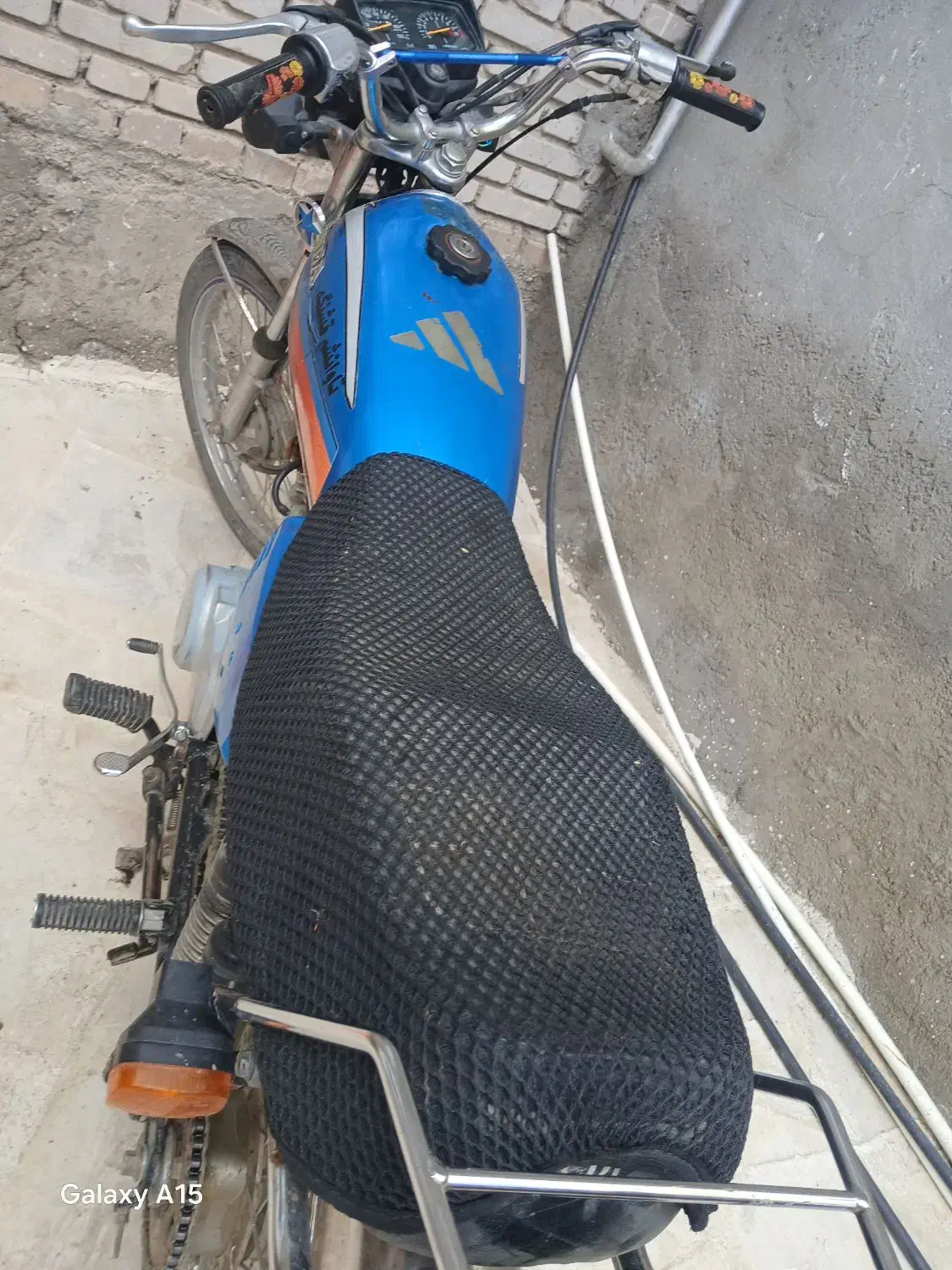 ۳طرف|موتورسیکلت|ماکو, |دیوار