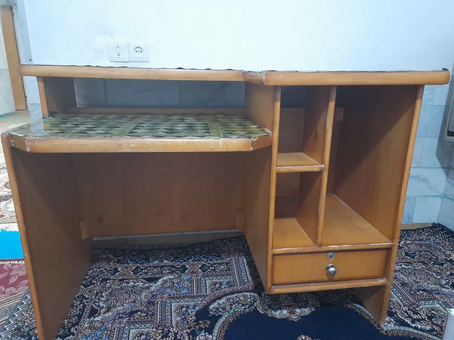 میز کامپیوتر|میز تحریر و کامپیوتر|فیروزآباد (فارس), |دیوار