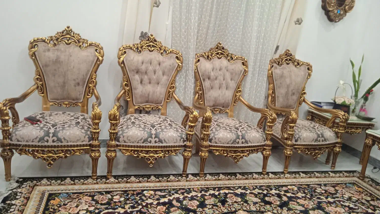مبل سلتنطی در حد نو  ۹ نفره   چوب کار شده گردو|مبلمان خانگی و میز عسلی|آستانه اشرفیه, |دیوار