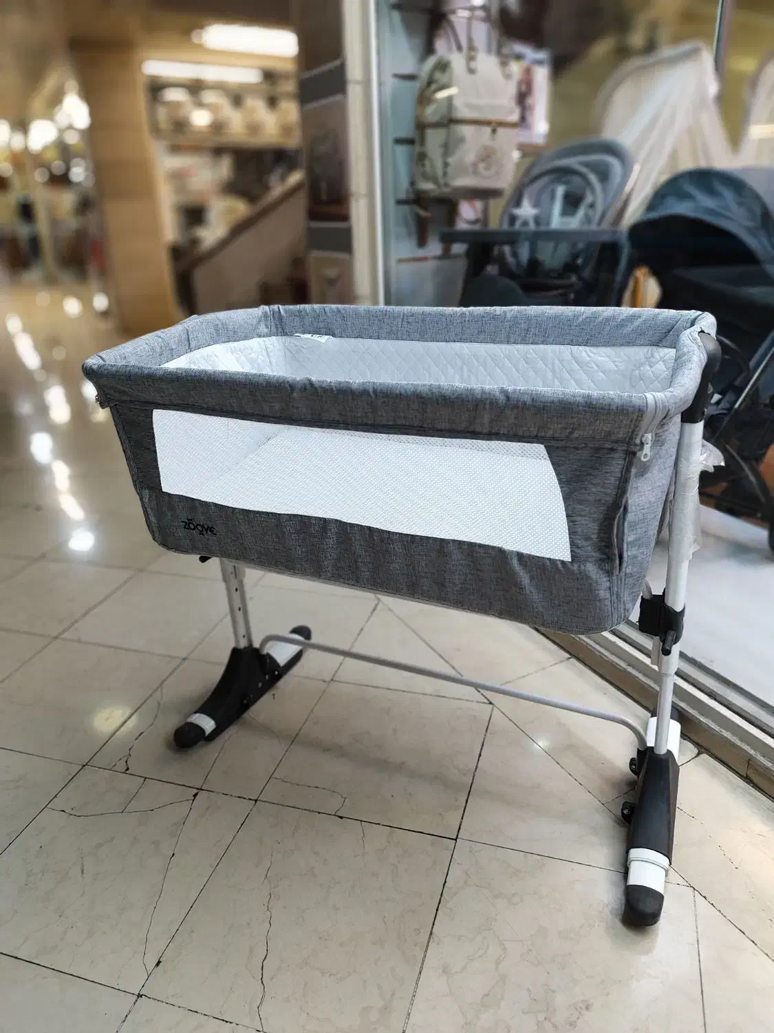 تخت گهواره کنار مادر باز شو برند زویه در دو رنگ|تخت و صندلی بچه|تهران, بهار|دیوار