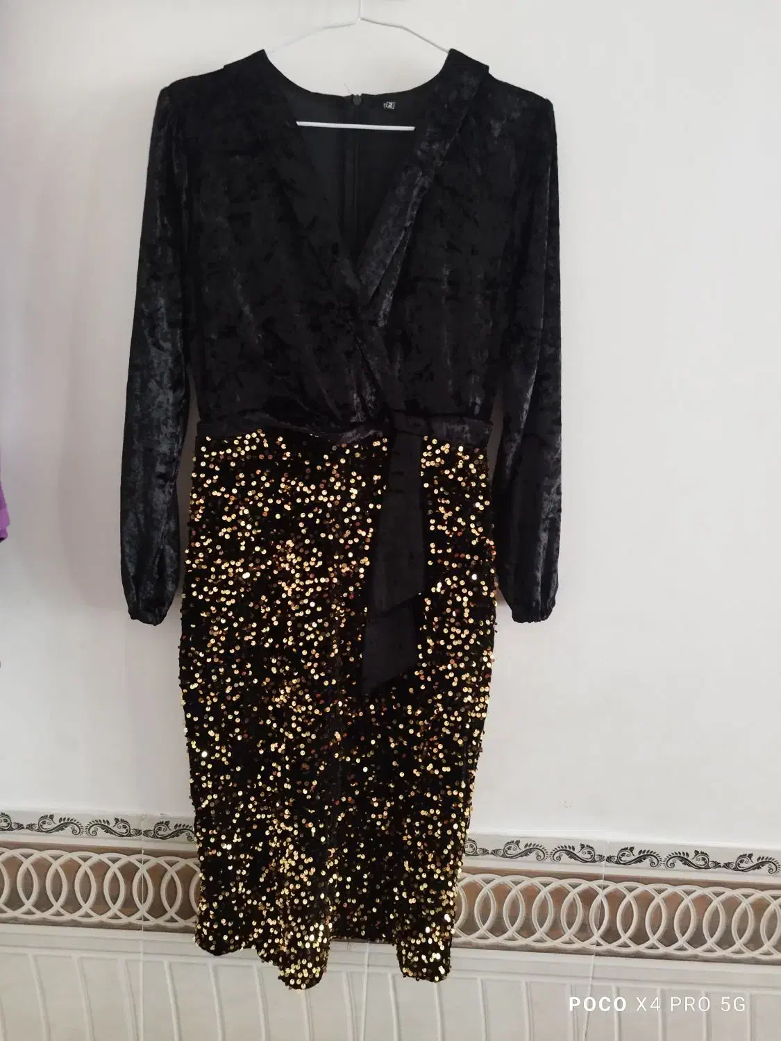 لباس مجلسی|لباس|عجب شیر, |دیوار