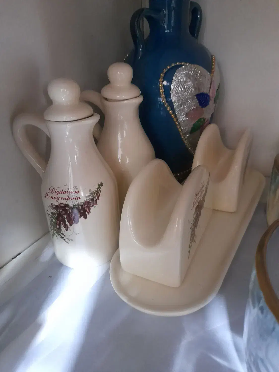 وسایل خانه|ظروف سرو و پذیرایی|بروجرد, |دیوار