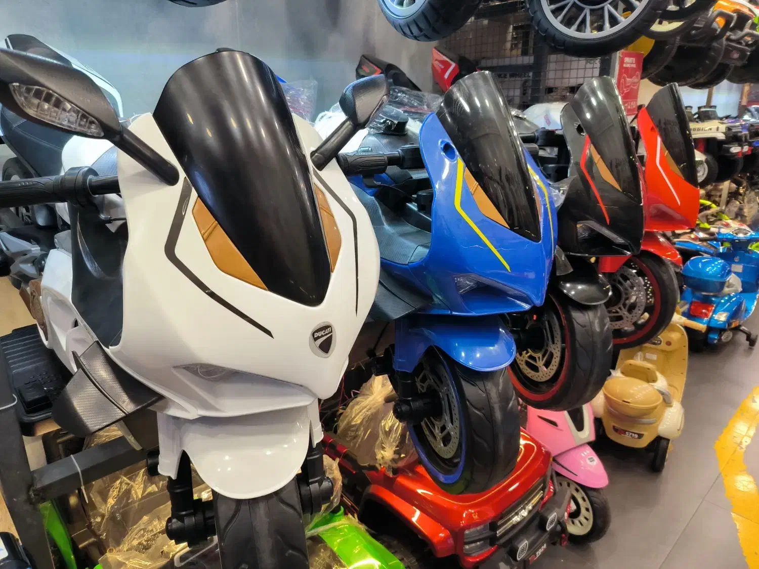 موتور شارژی v5 مدل 24ولت|اسباببازی|شیراز, دروازه اصفهان|دیوار