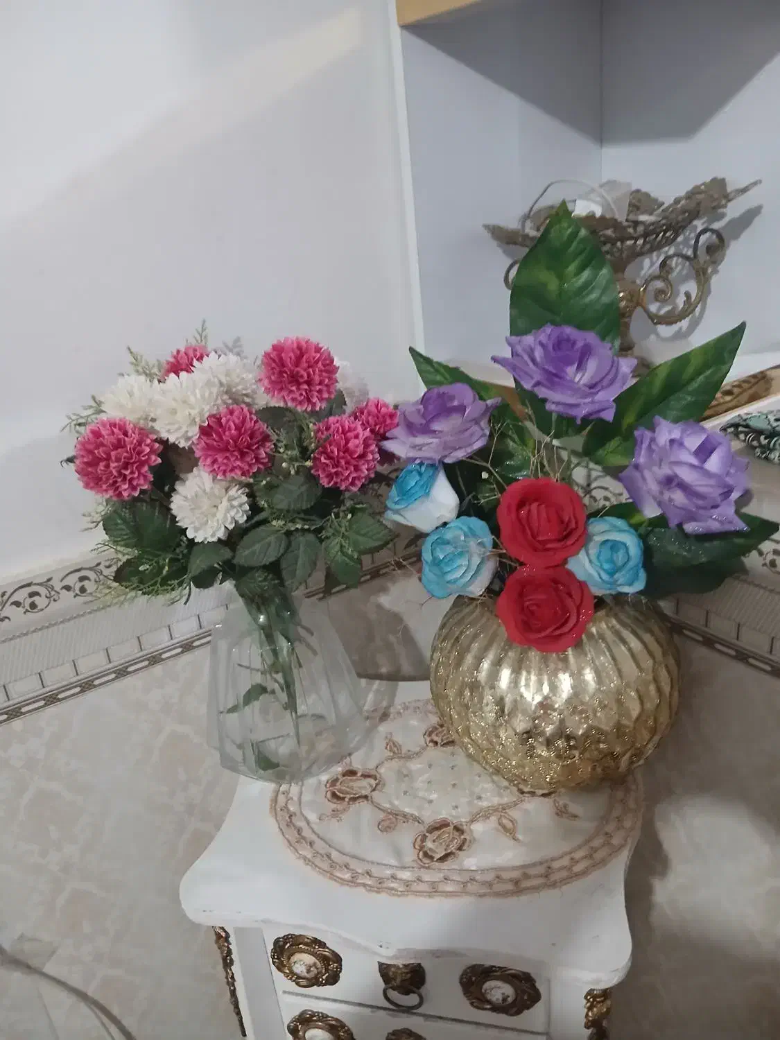 دو عدد گلدان گل|گل مصنوعی|بروجرد, |دیوار