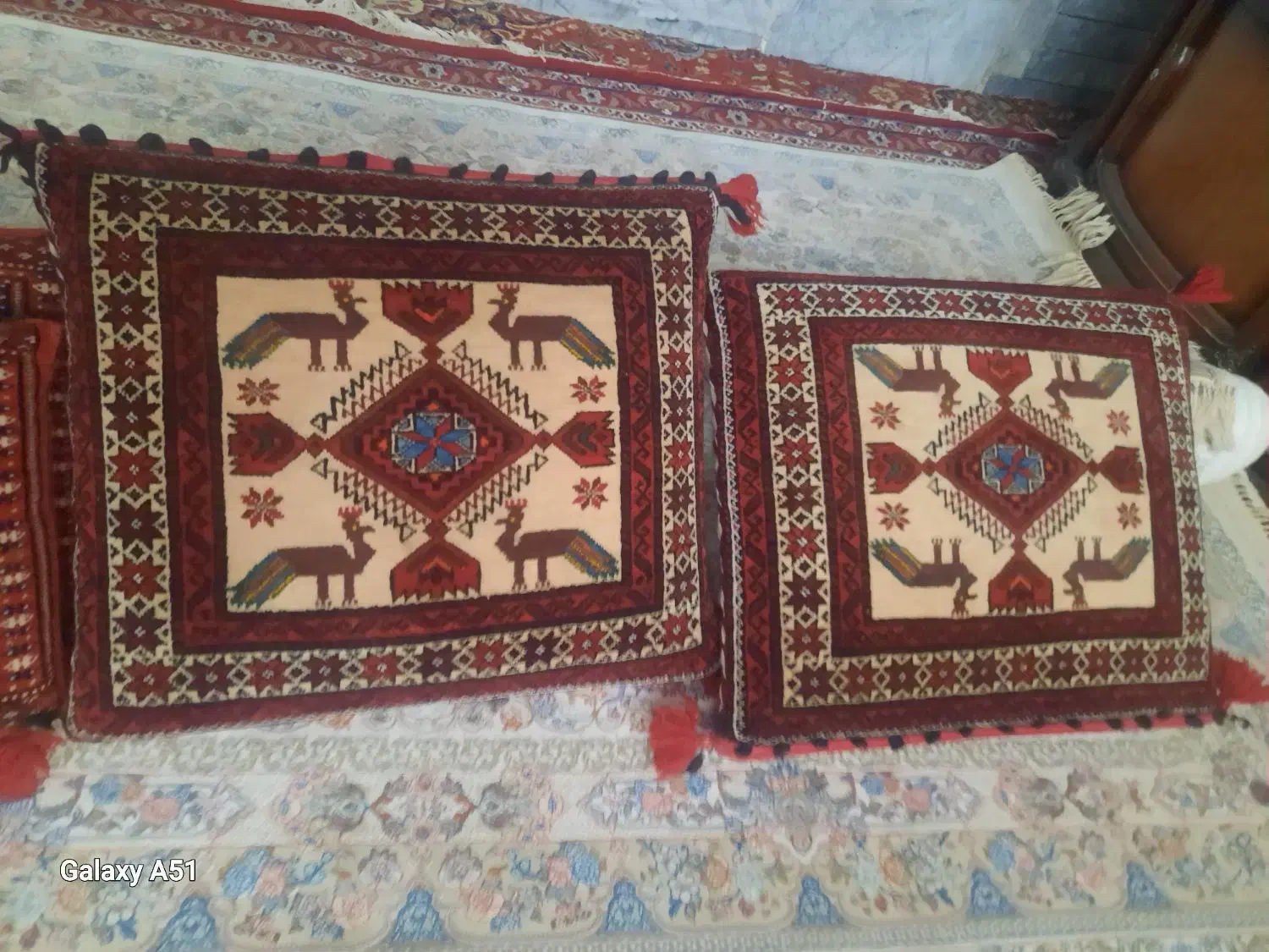 پشتی وفرش|پشتی|تربت‌حیدریه, حسنی بالا|دیوار