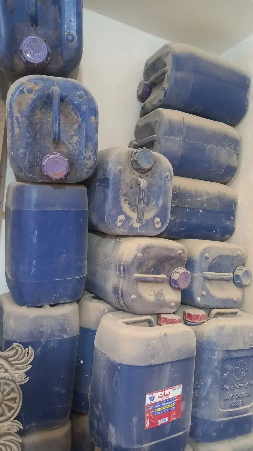 20 لیتری سالم .|ظروف نگهدارنده، پلاستیکی، یک‌بارمصرف|زنجان, |دیوار