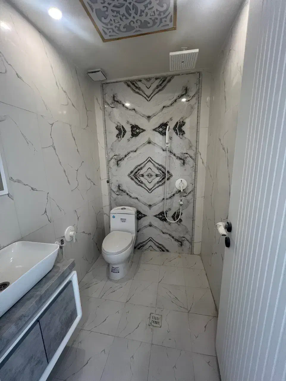 ۲۰۰م شمالی رستاخیز کلید نخورده ۴ پارکینگ|فروش آپارتمان|کرج, گوهردشت|دیوار