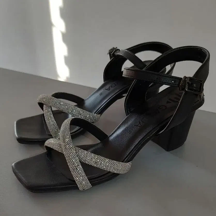 کفش/صندل|کیف، کفش، کمربند|قم, ولیعصر|دیوار