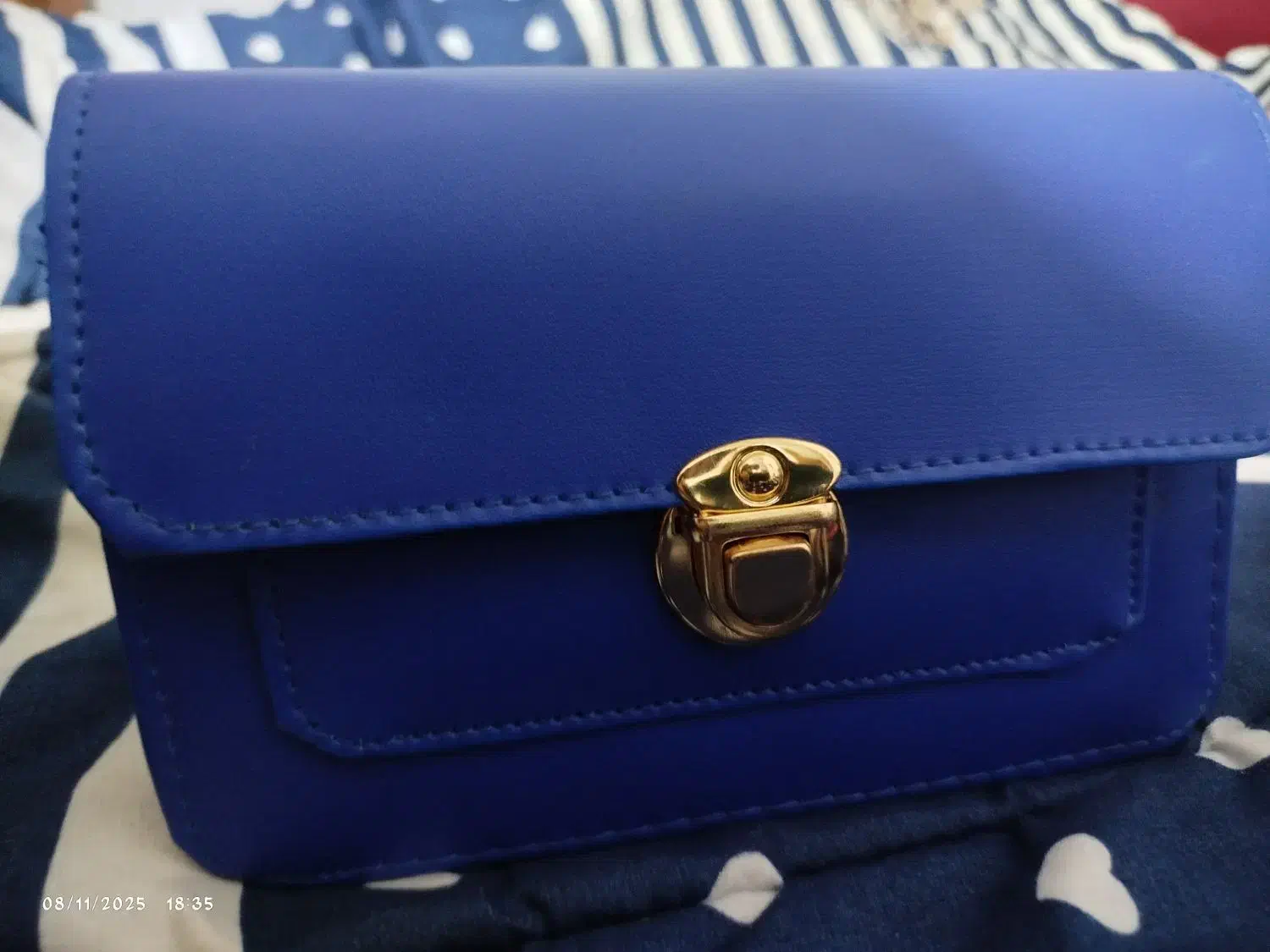 ابی|کیف، کفش، کمربند|یاسوج, |دیوار