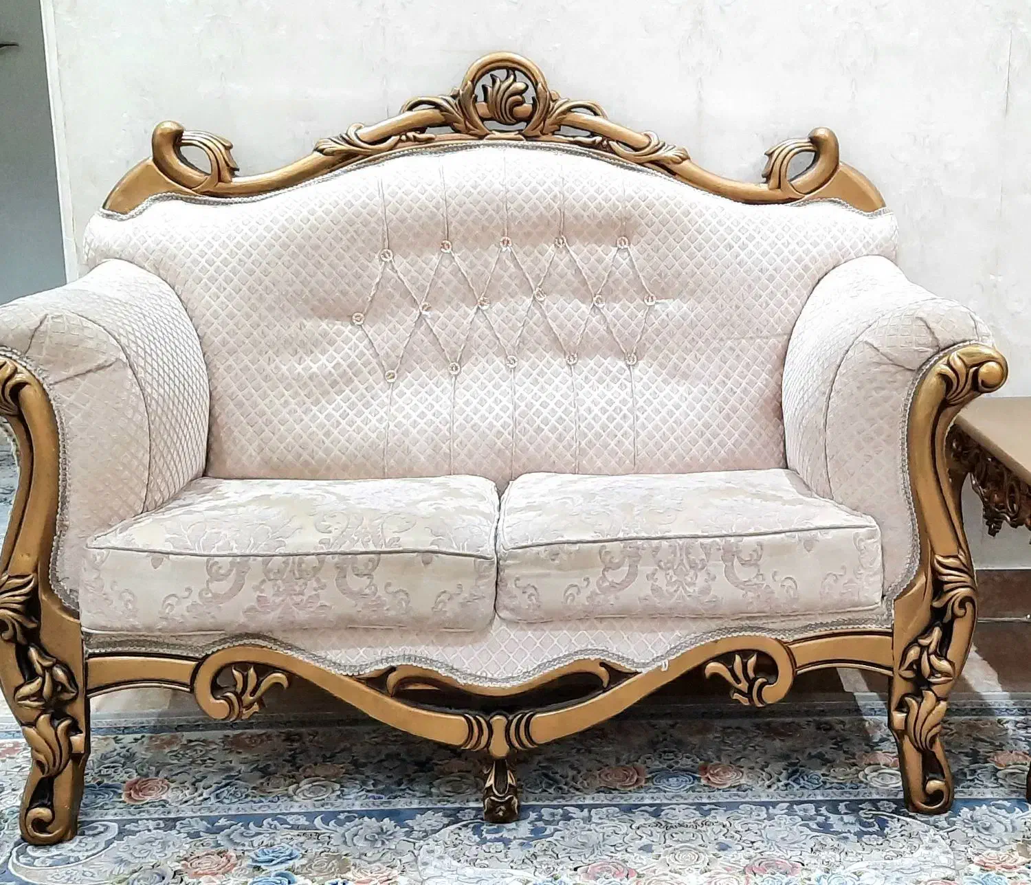 مبل سلطنتی زیبا|مبلمان خانگی و میز عسلی|رشت, معلم|دیوار