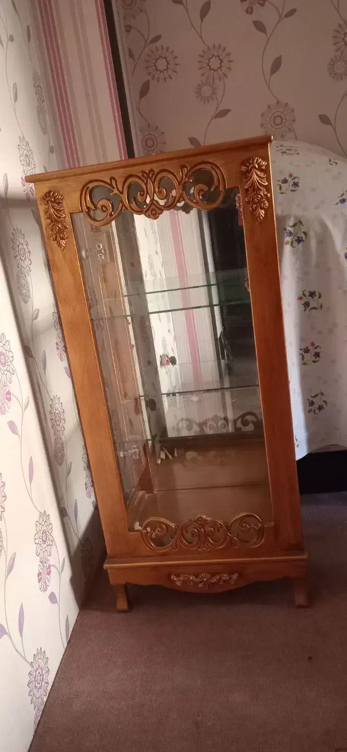 ویترین چوبی زیبا و تمیز|بوفه، ویترین، کنسول|اصفهان, شیخ اشراق|دیوار