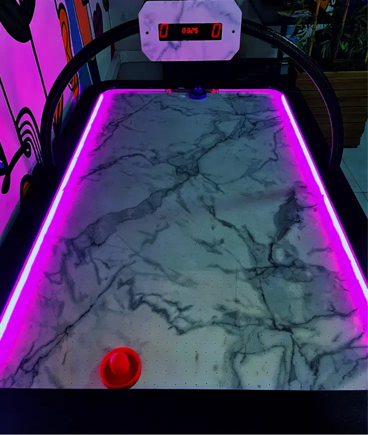 ایرهاکی و میز تخته سلطنتی زیر قیمت فوری|تجهیزات ورزشی|تهران, آسمان|دیوار