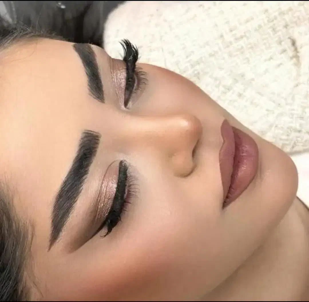 میکاپ و شینیون فوق تخصصی عروس و همراهی فقط ۵۰۰|خدمات آرایشگری و زیبایی|قم, زنبیل آباد|دیوار