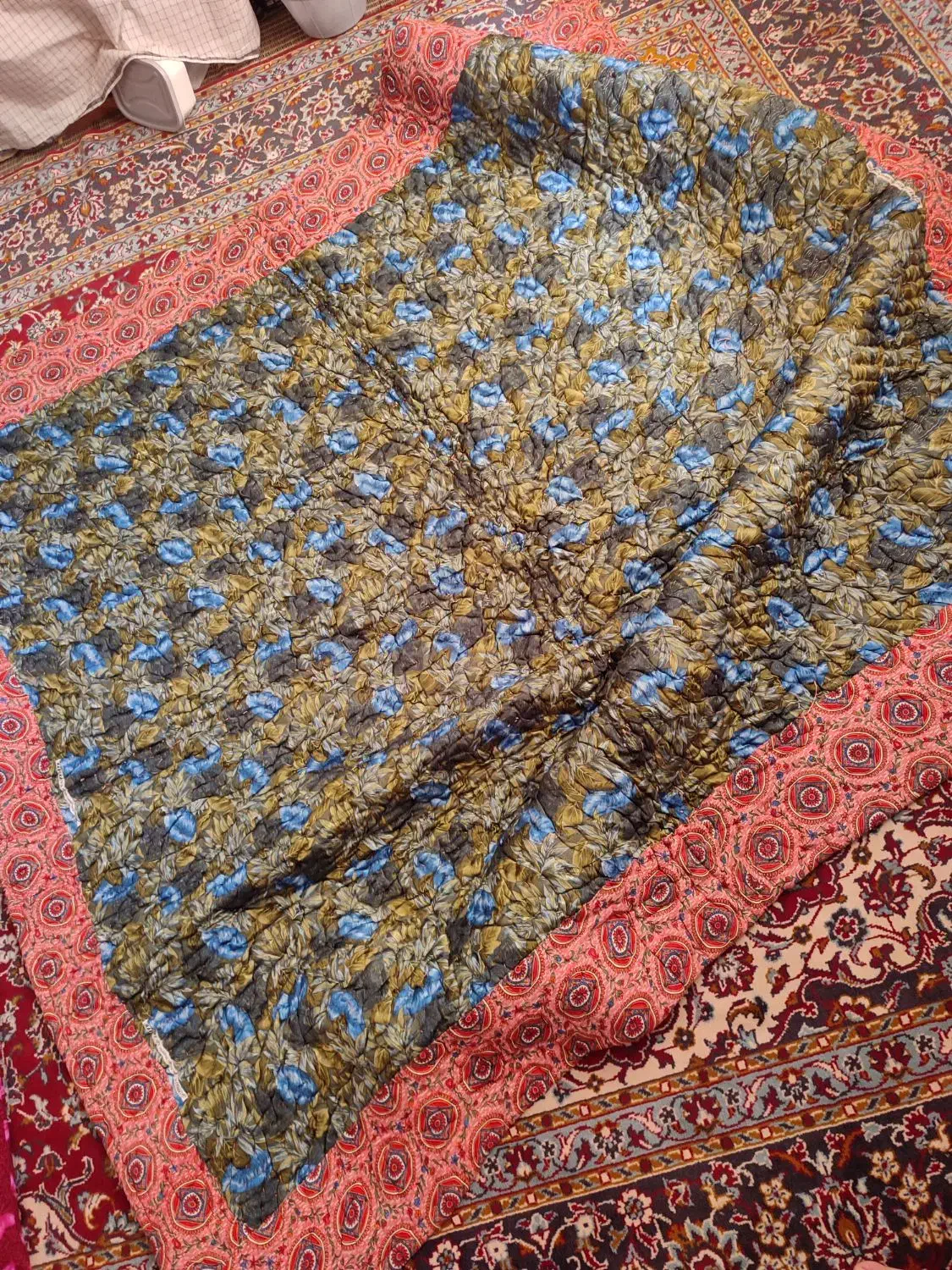 پتولاف بزرگ|رختخواب، بالش، پتو|گرگان, |دیوار