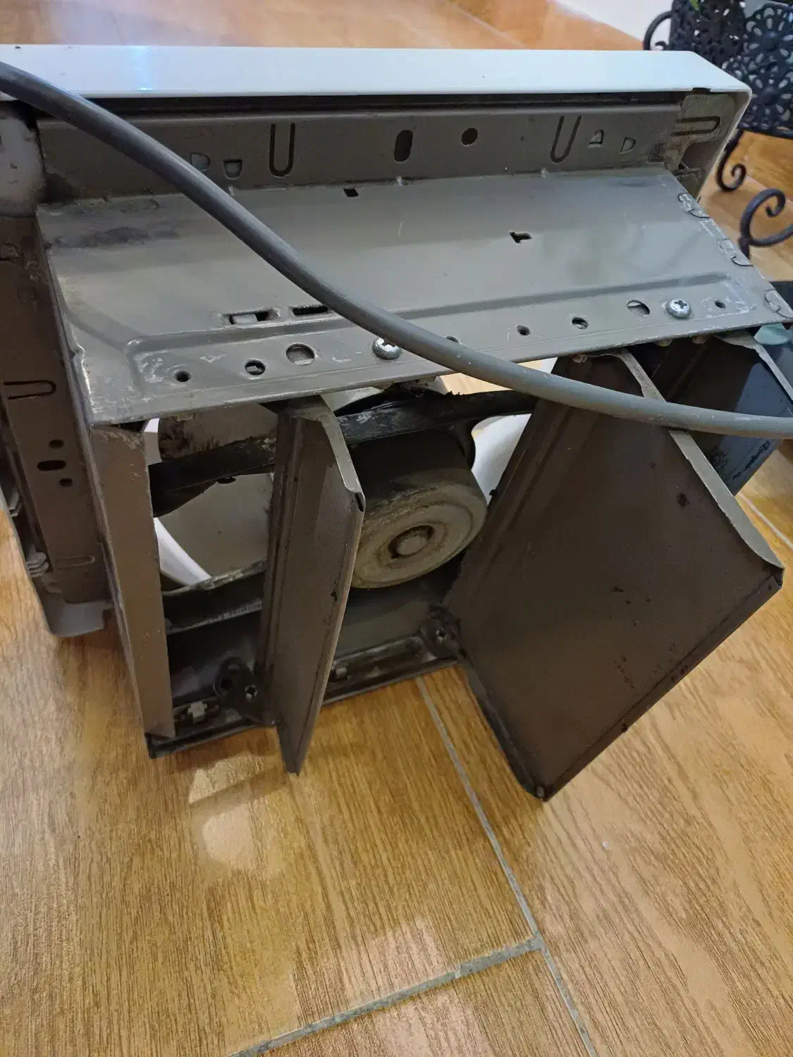 هواکش|پنکه و تصفیه‌کنندهٔ هوا|همدان, |دیوار