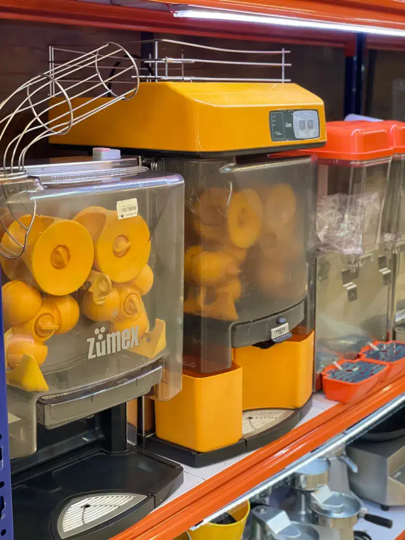 آب هویج گیری سانتوس هلال آب مرکبات گیری|کافیشاپ و رستوران|تهران, اتحاد|دیوار