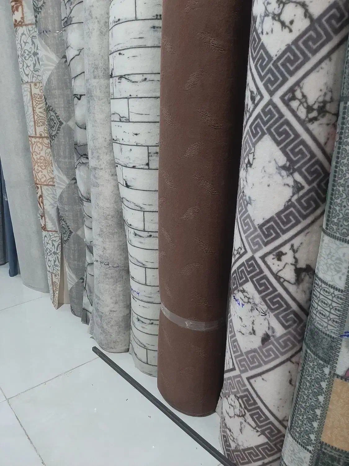 پارکتی . کاشی|موکت|رباط‌کریم, آدران|دیوار
