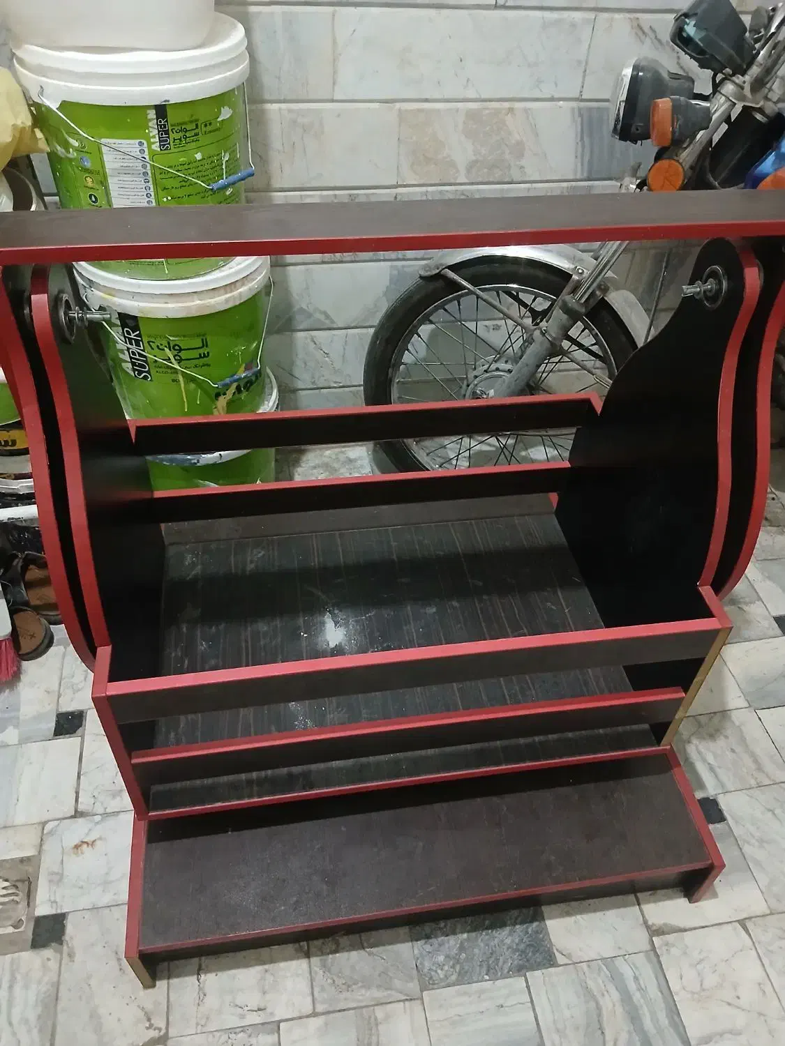 گهواره نوزاد|تخت و صندلی بچه|قم, قلعه کامکار|دیوار