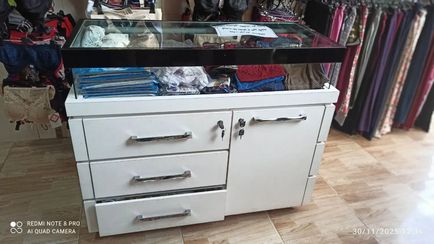 میز پبشخوان ام دی اف در حد نو|مبلمان اداری|ارومیه, |دیوار