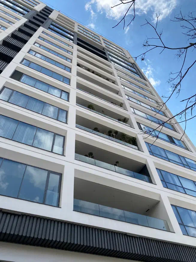 سعادت آباد  ۲۴ متری ساختمان برند ۲۹۰متر  ۳پارکینگ