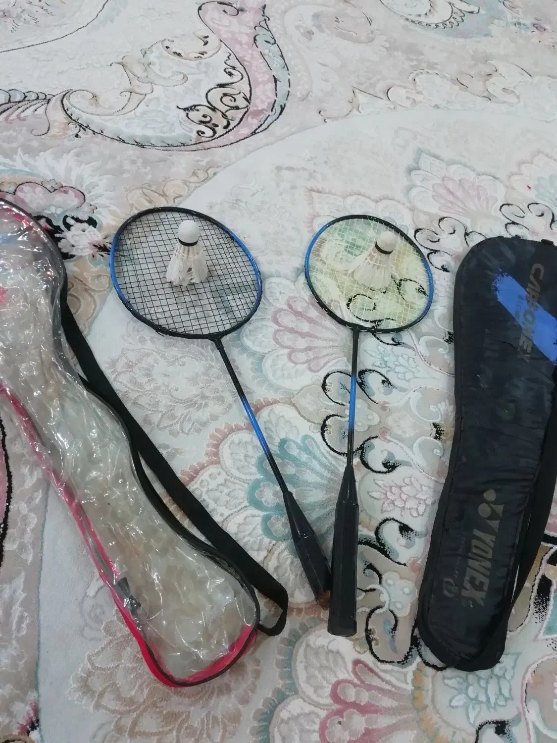 راکد بدمینتون یک جفت همراه دوتا توپه پر دار|ورزشهای توپی|اهواز, کوروش|دیوار