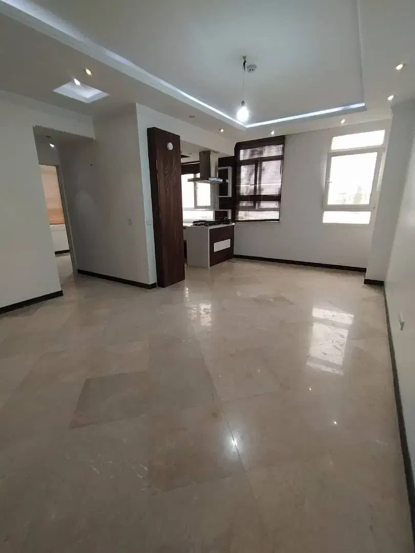 میرداماد شمال/ 75 متر 2 خواب/دونبش نور لوکس و تمیز