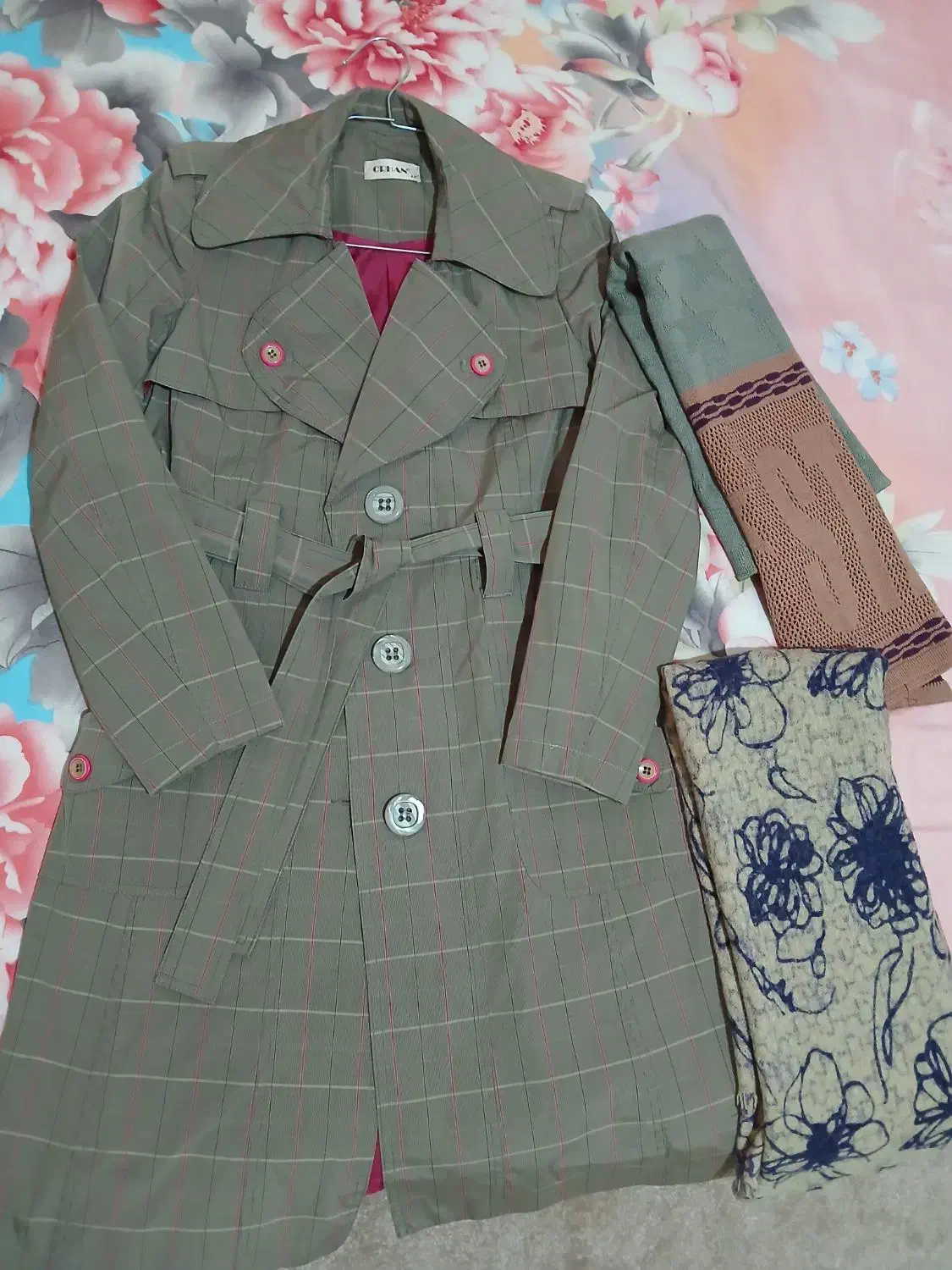 بارونی|لباس|محمدیه-قزوین, |دیوار