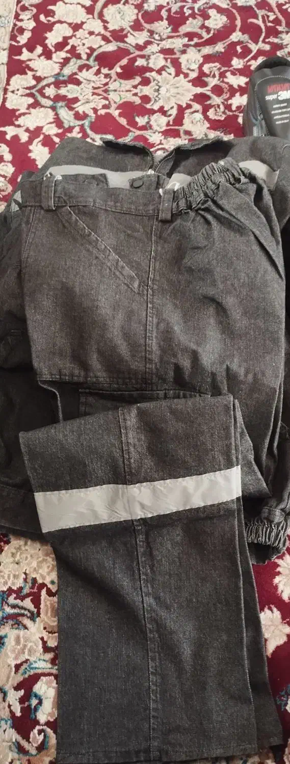 لباس ایمنی|لباس|اصفهان, قهجاورستان|دیوار