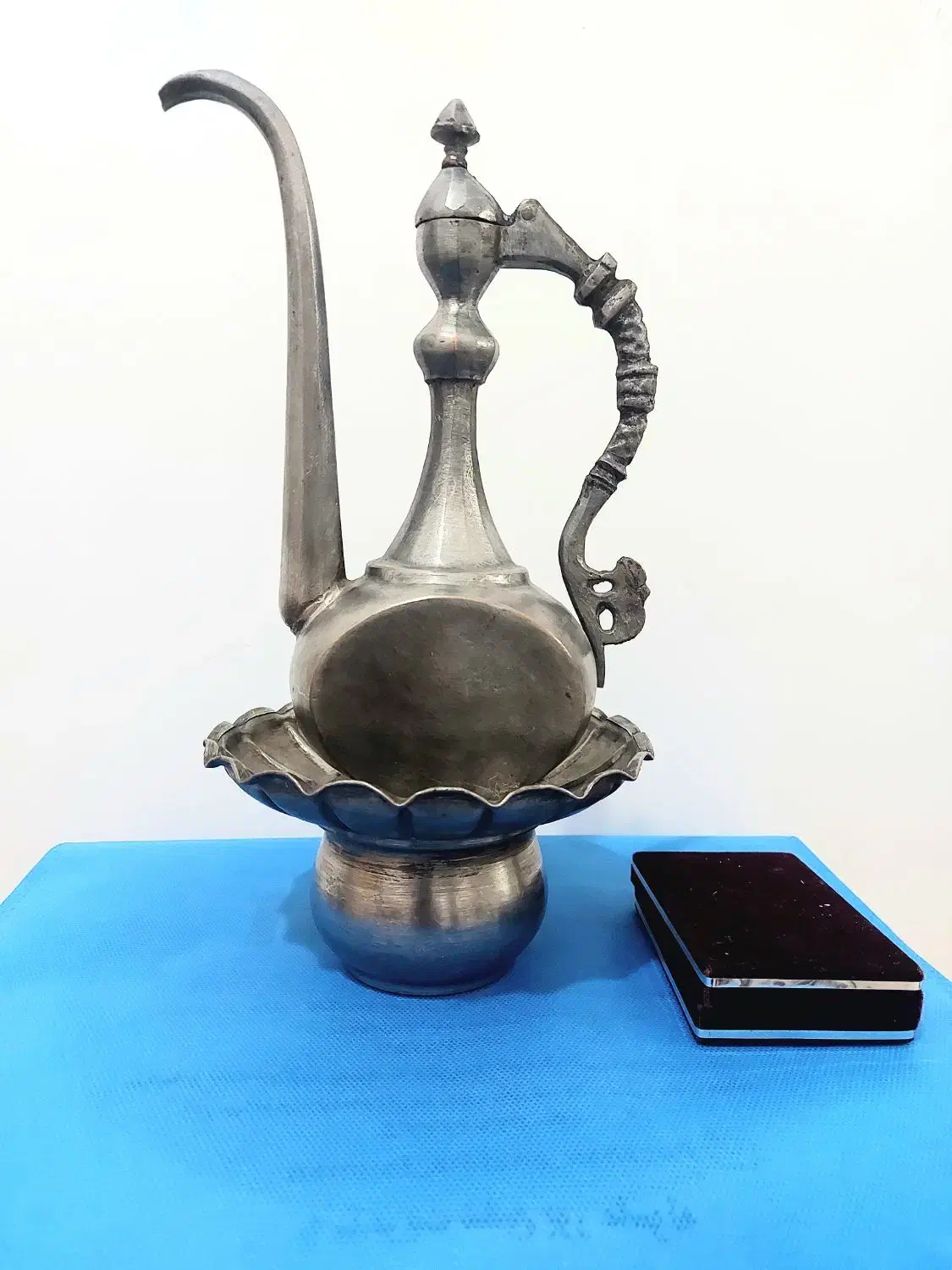 عتیقه آفتابه لگن مسی|کلکسیون اشیاء عتیقه|فومن, |دیوار