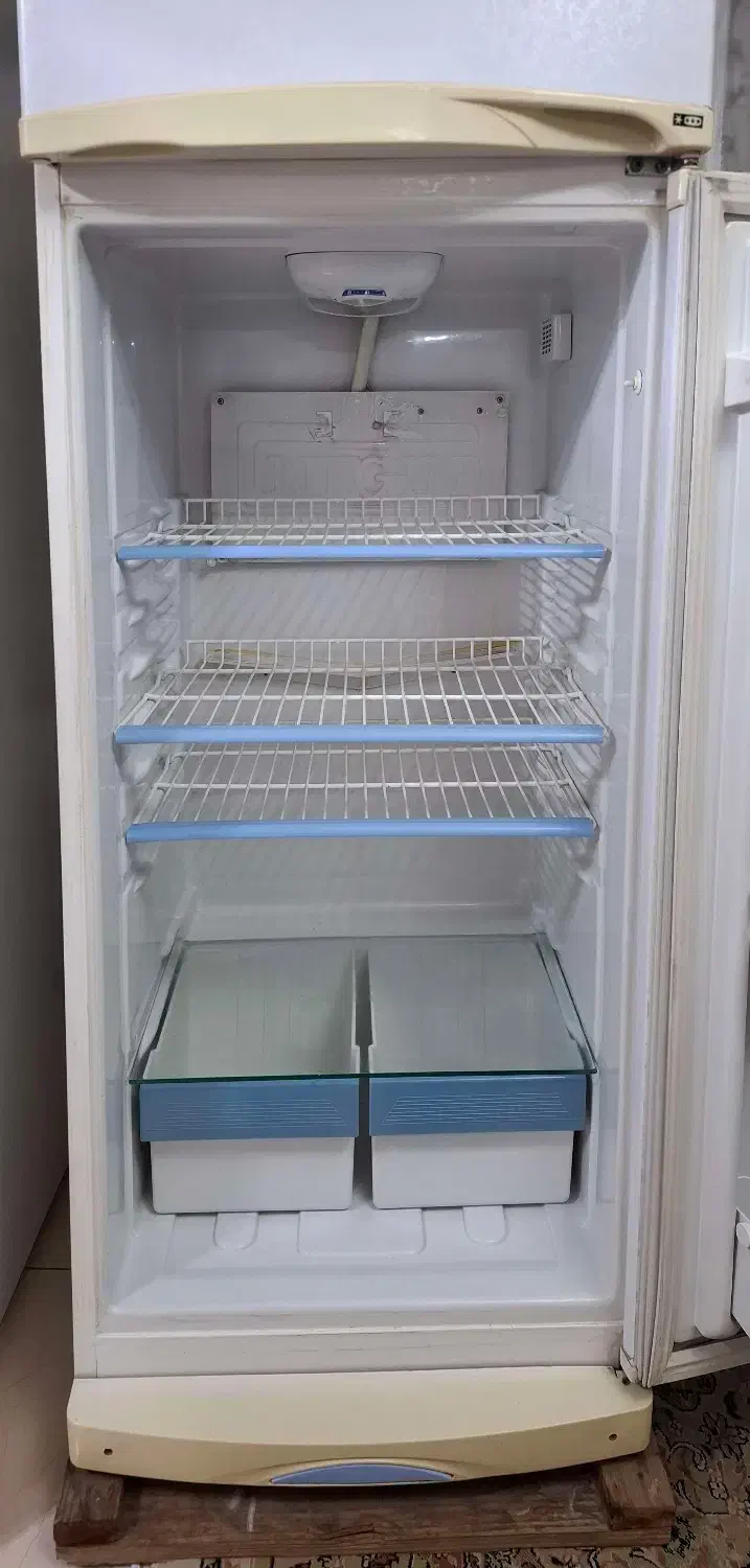 یخچال فریزر نگین|یخچال و فریزر|رشت, دروازه لاکان|دیوار