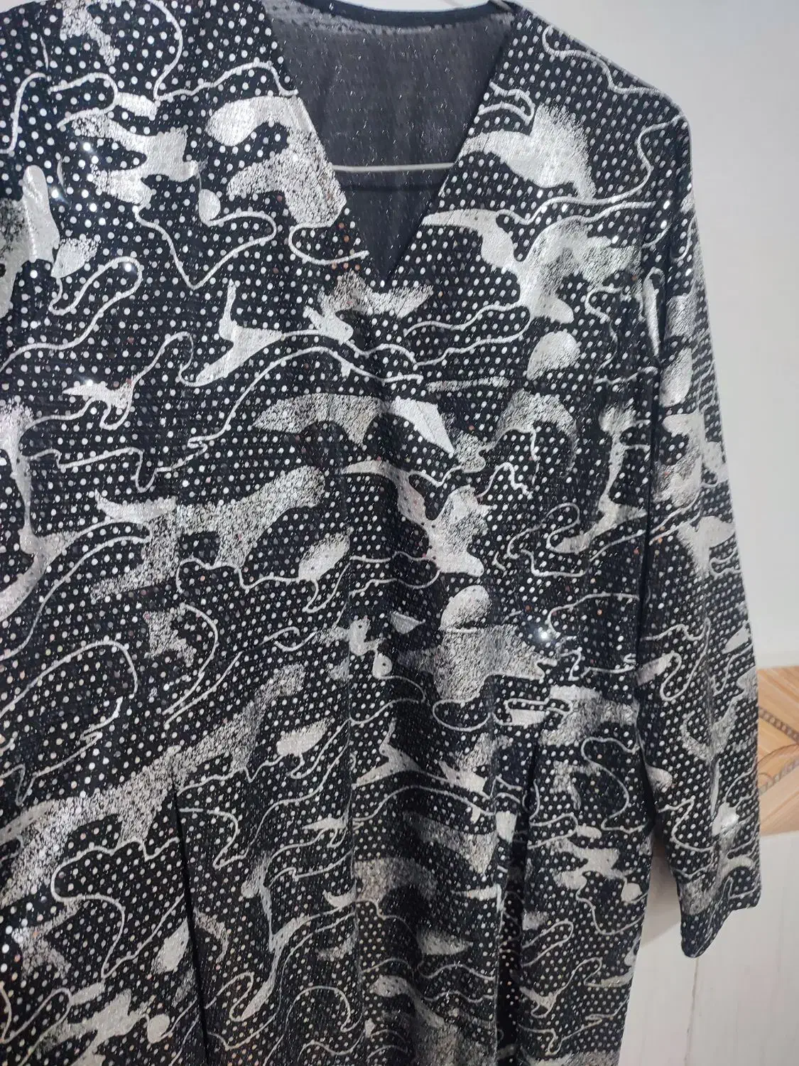 لباس|لباس|مشهد, انصار|دیوار