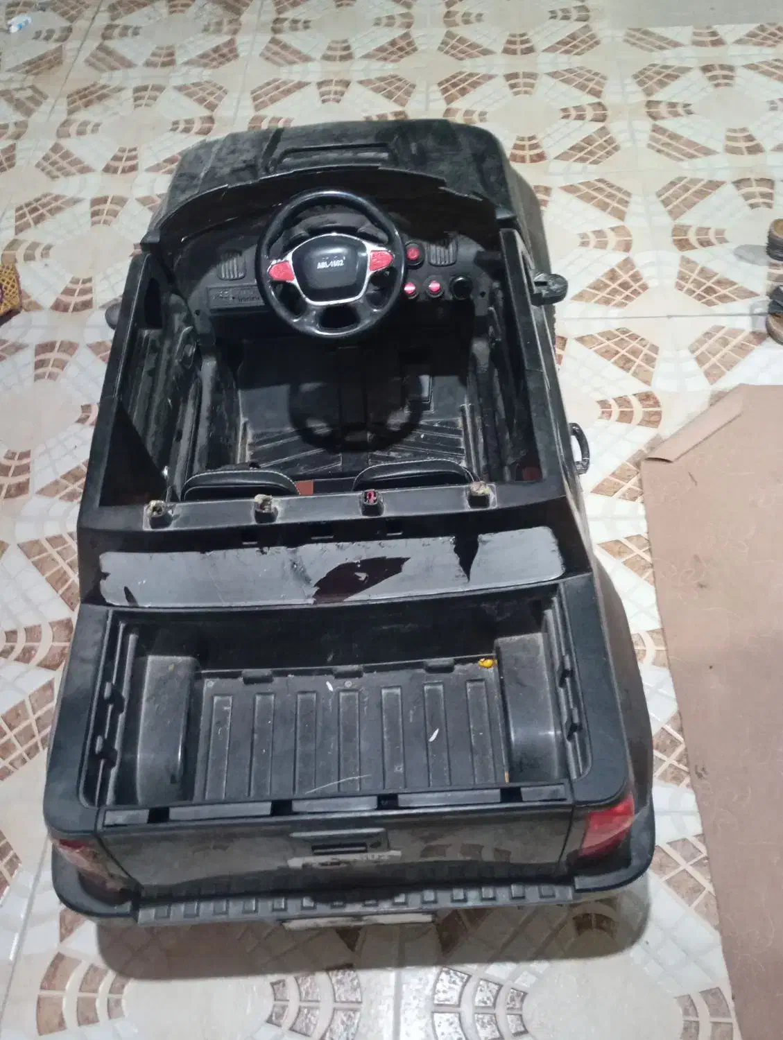 ماشین شارژی|اسباب‌بازی بچه|لامرد, |دیوار