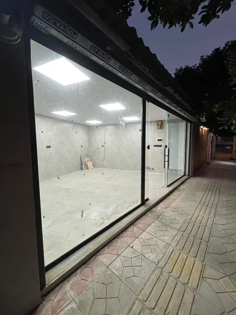 مغازه ۲۸ متری / فارابی / سرویس بهداشتی|اجارهٔ مغازه و غرفه|ساری, |دیوار