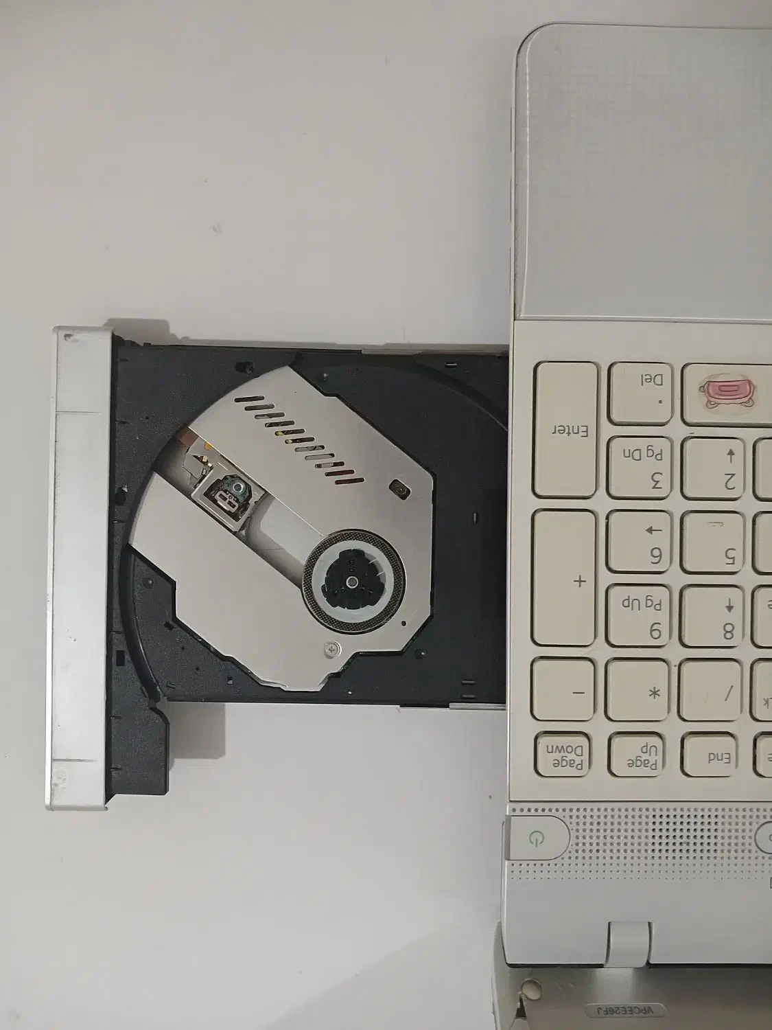 لپ تاپ sony سفید|رایانه همراه|کرج, دهقان ویلا|دیوار