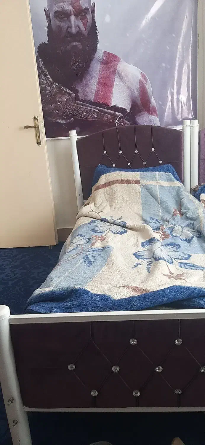 دوعدد تختخواب تک نفره فلزیم محکم سالم باتشک رویال|تخت و سرویس خواب|فردیس, فردیس|دیوار