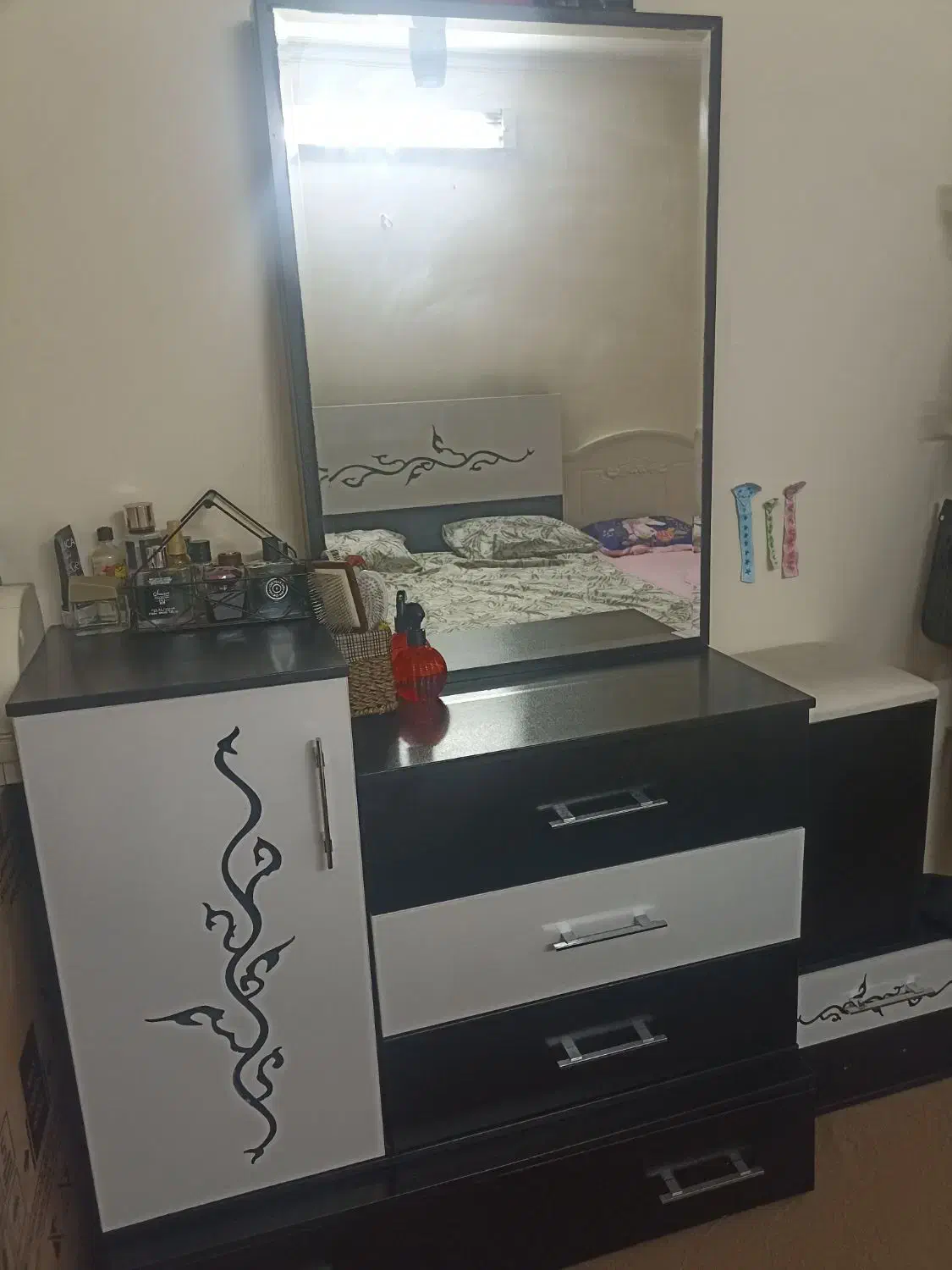 سرویس خواب دونفره|تخت و سرویس خواب|لار, |دیوار