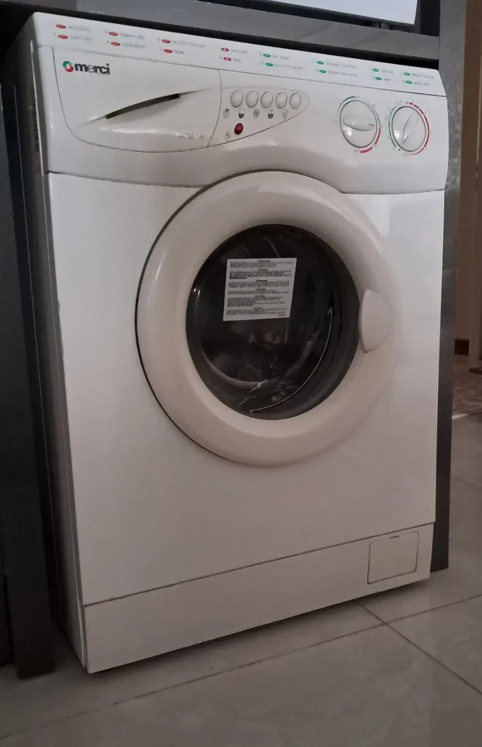 ماشین لباسشویی|ماشین لباسشویی و خشککن لباس|فولادشهر, A4|دیوار