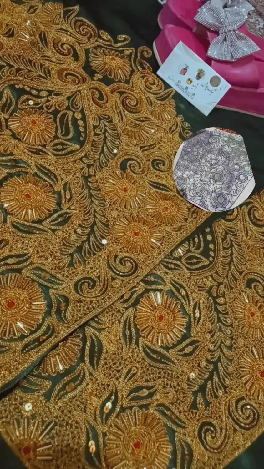 شلوار گلابتونی|لباس|قلعه قاضی, |دیوار