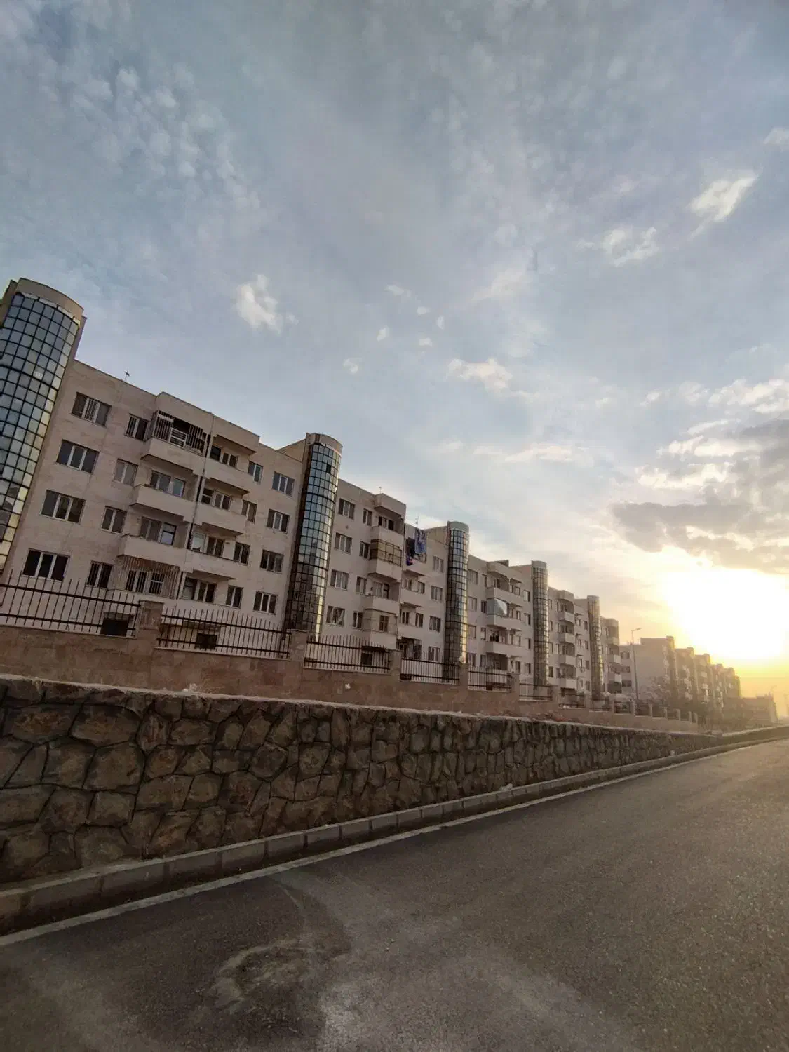 مناسب سکونت و سرمایه گذاری/سرزمین/وام تسویه|فروش آپارتمان|هشتگرد, شهرک گلخانه|دیوار