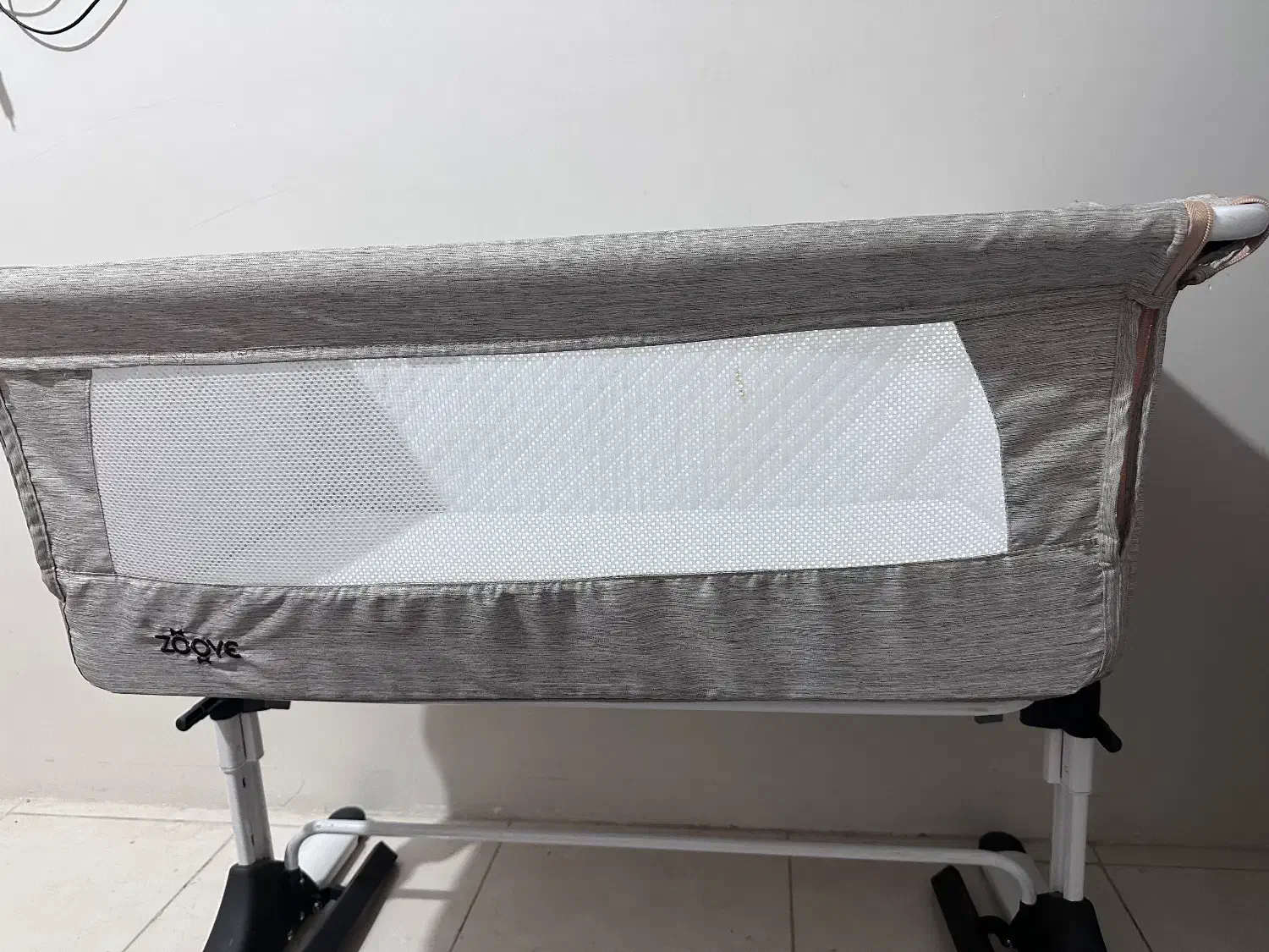 تخت نوزادی کنار مادر|تخت و صندلی بچه|همدان, |دیوار