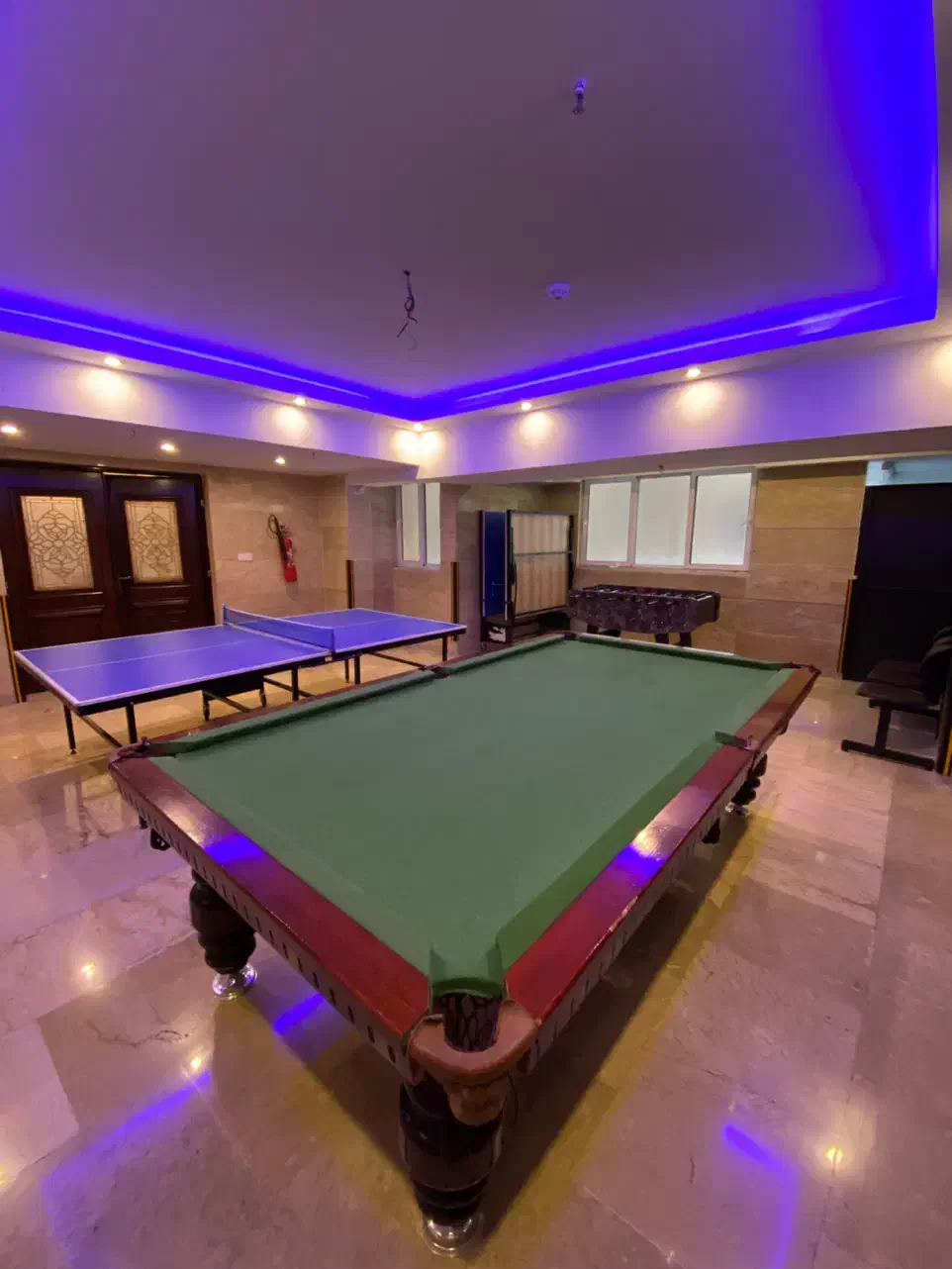 ۱۰۰ متر/۲ خواب/خوش نقشه/فوق العاده تمیز/برج‌باغ