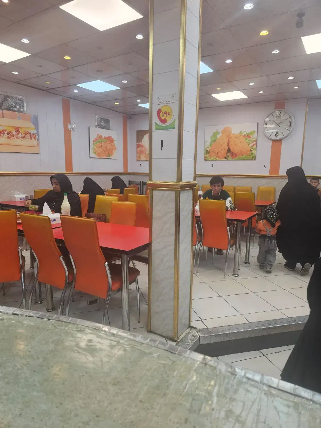 تعدادی میز وصالی دست دوم|کافی‌شاپ و رستوران|قم, عشقعلی|دیوار