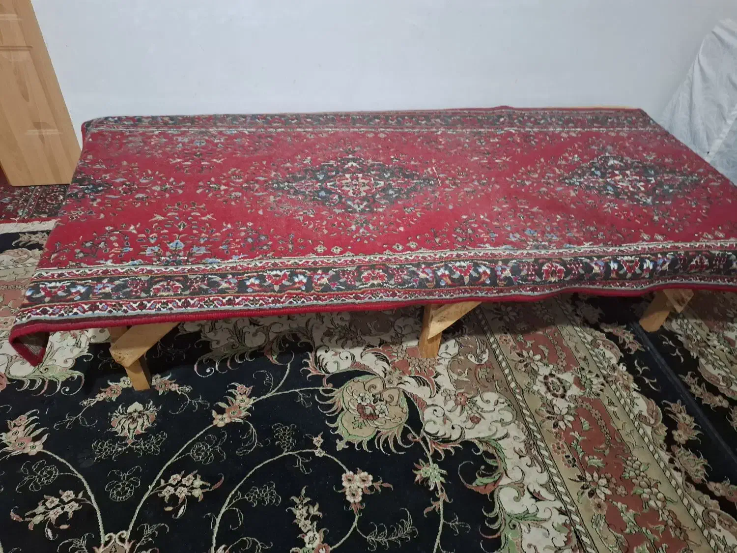 کنار فرشی تمیز و سالم|فرش|کازرون, |دیوار